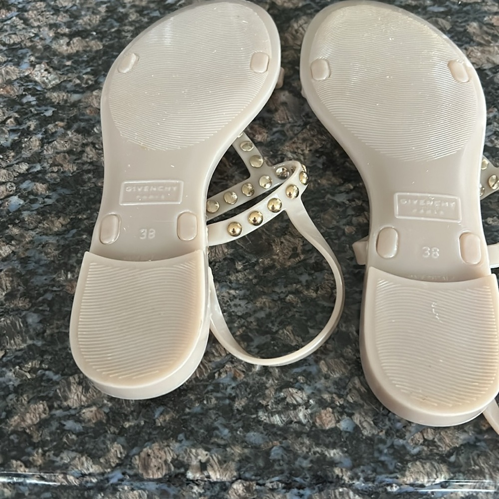 GIVENCHY SANDALS JELLY BEIGE W GILD STUDS T STRAP SLIP ON SIZE 38 - Picture 5 of 6